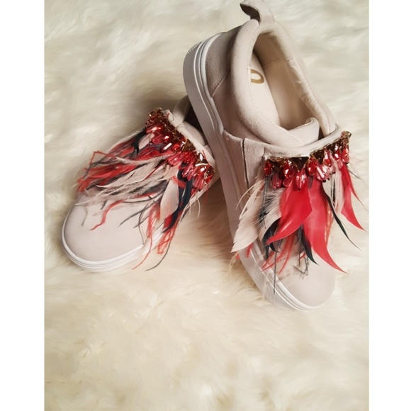 Sam Edelman Lelani Sneaker - Picture 2 of 6